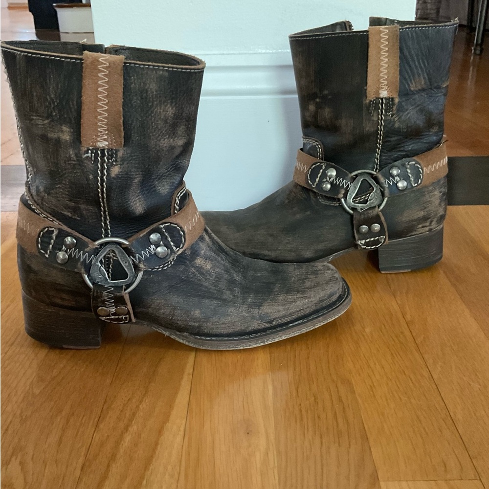 BED|STU Distressed Brown/Black Leather Boots